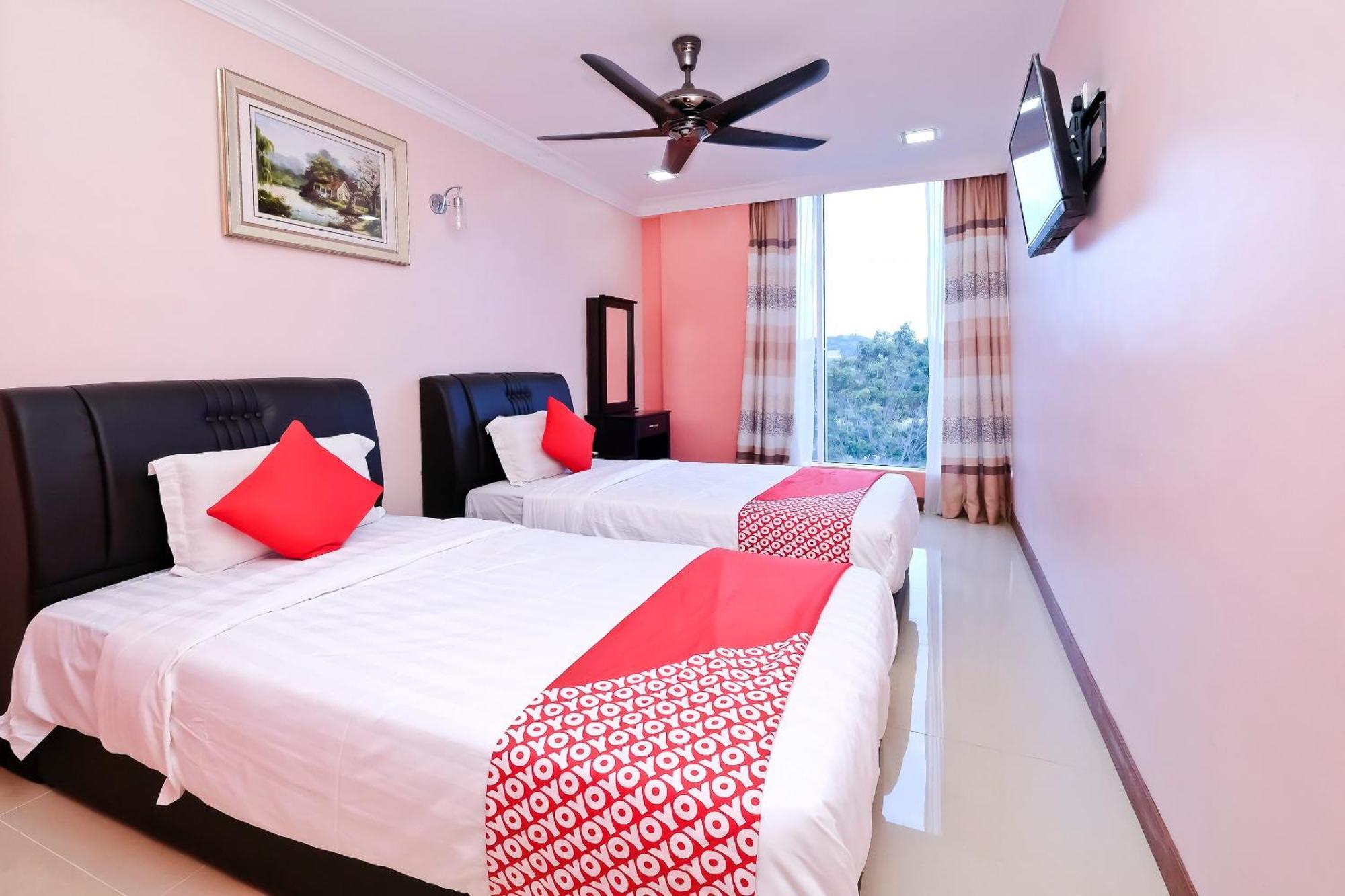 Oyo 714 Arina Hotel Bangi Exterior foto