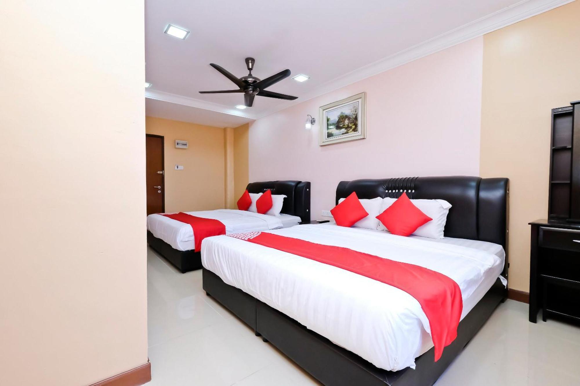 Oyo 714 Arina Hotel Bangi Exterior foto