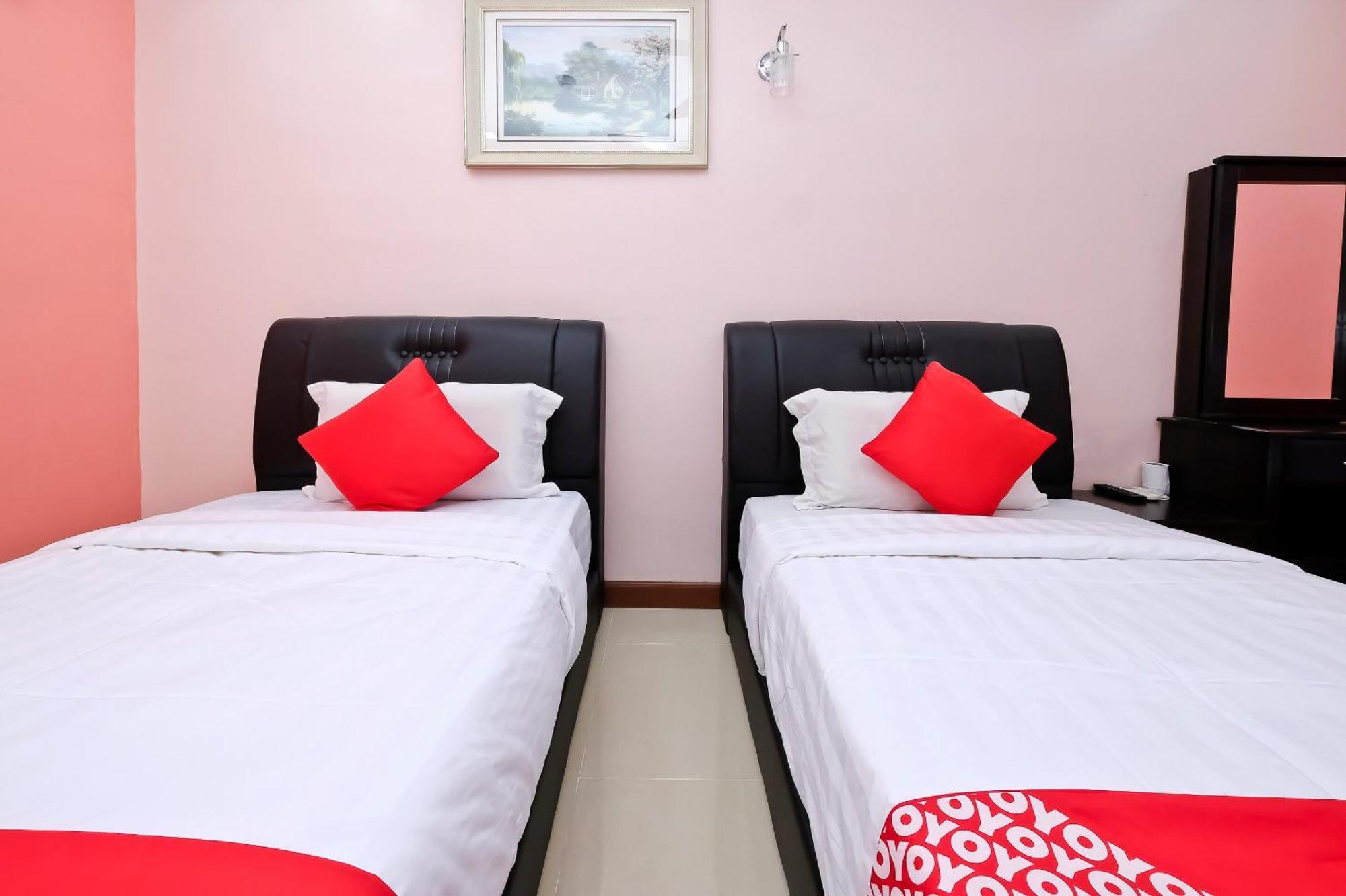 Oyo 714 Arina Hotel Bangi Exterior foto