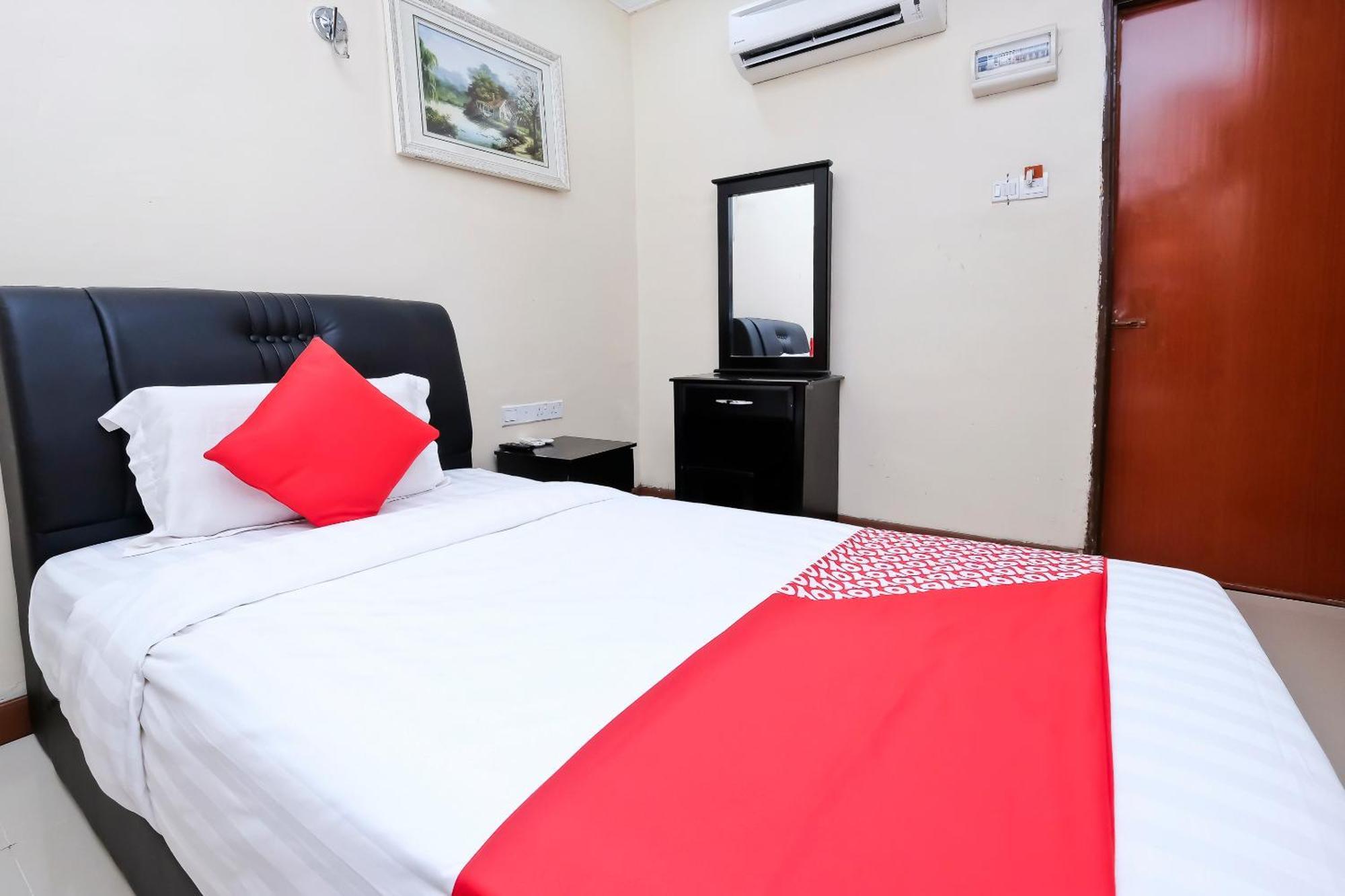 Oyo 714 Arina Hotel Bangi Exterior foto