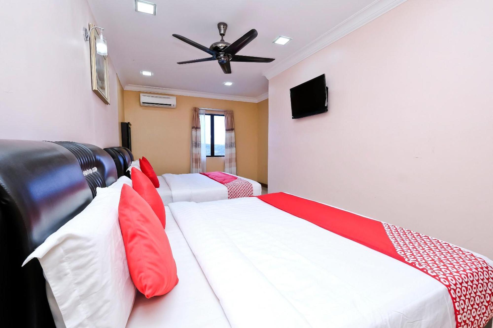 Oyo 714 Arina Hotel Bangi Exterior foto