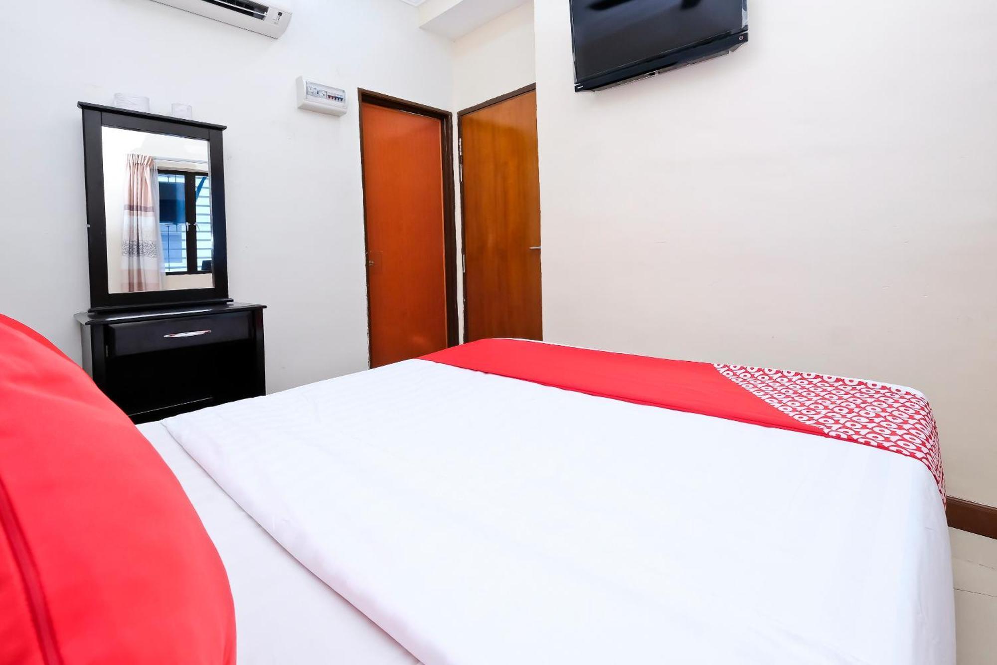 Oyo 714 Arina Hotel Bangi Exterior foto