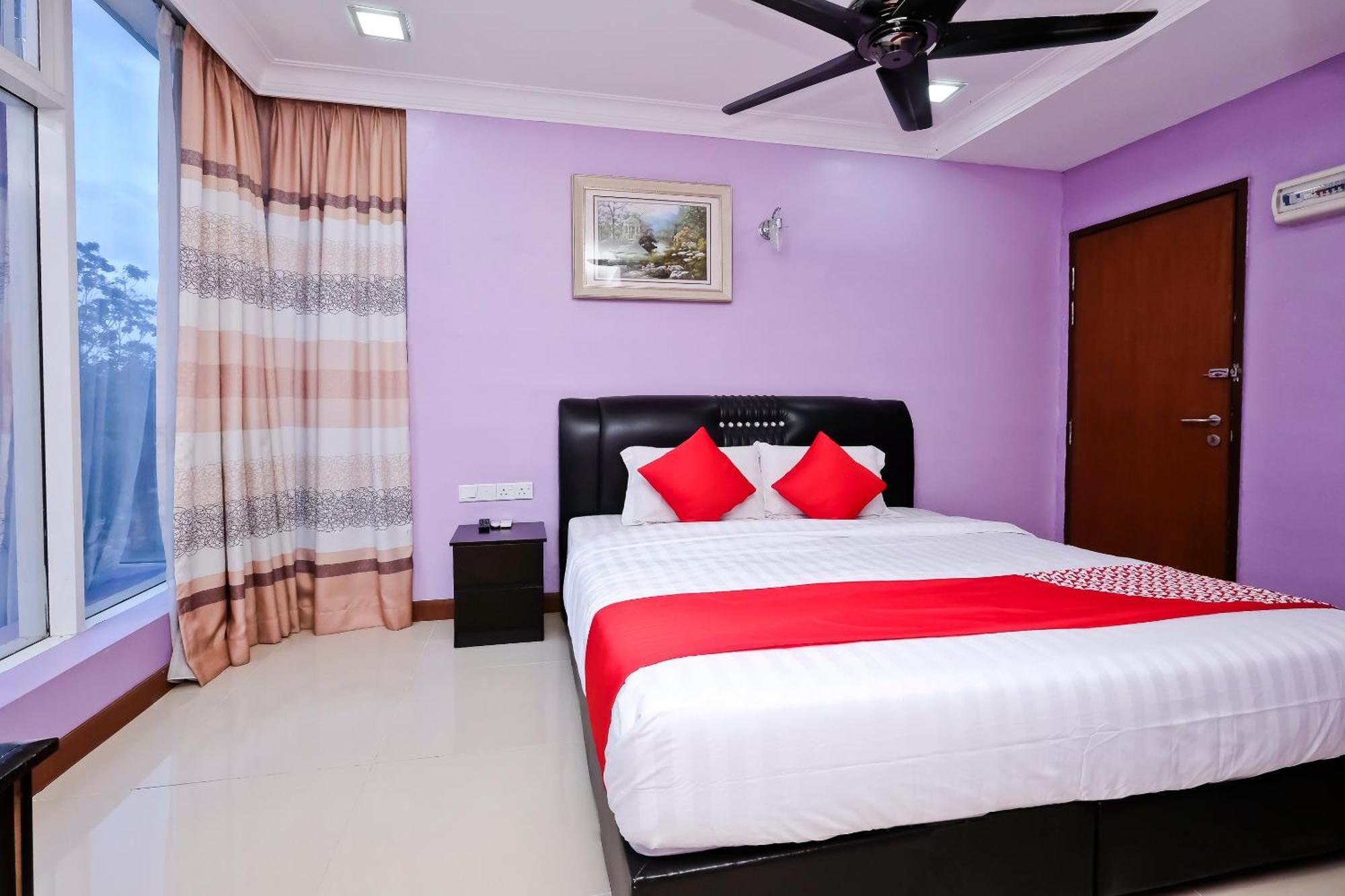 Oyo 714 Arina Hotel Bangi Exterior foto