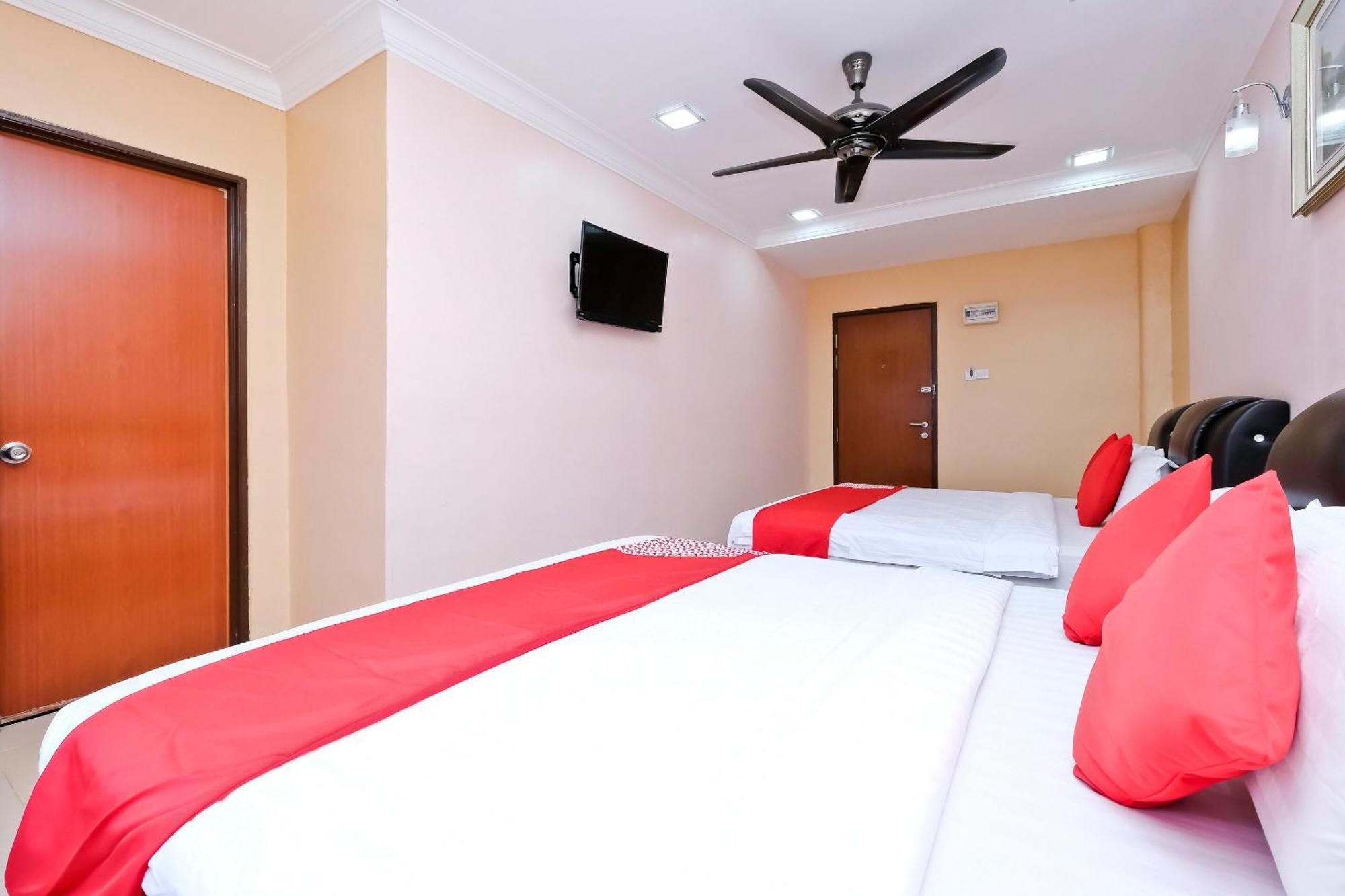 Oyo 714 Arina Hotel Bangi Exterior foto